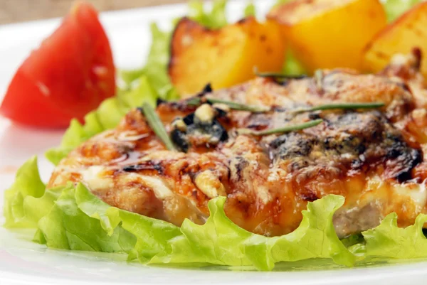 kızarmış et ve sebze