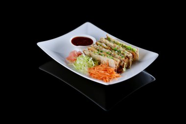 Etli ve sebzeli sandviç.