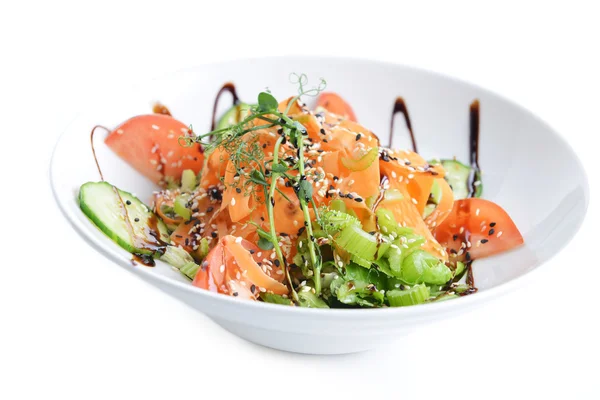 Salát ze zeleniny a masa — Stock fotografie