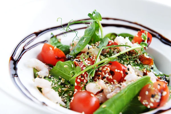 Salad of vegetables and meat — Stock Photo, Image