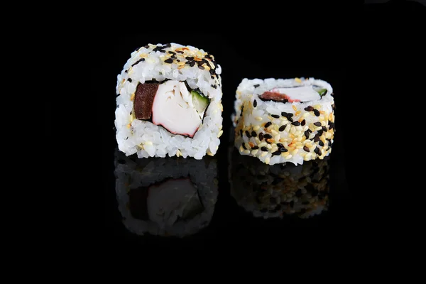 Deliciosos rollos de sushi — Foto de Stock