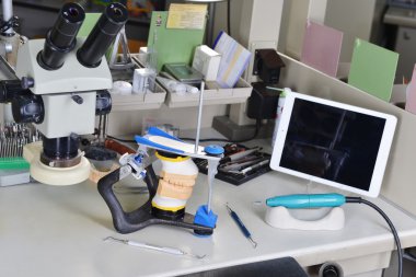çene ve temel dişçi araçları
