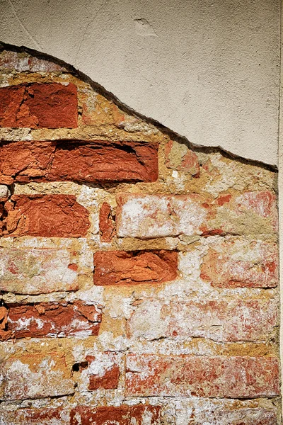 赤レンガの古い壁 — ストック写真