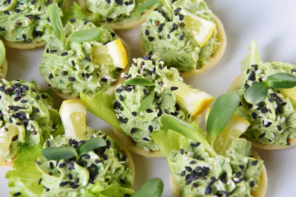 Apéritif avec légumes verts et crème — Photo