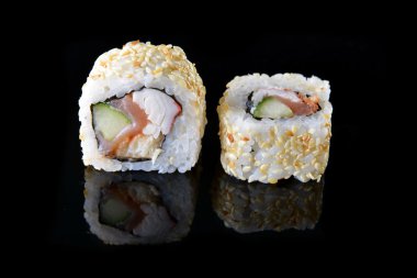 lezzetli suşi rulo