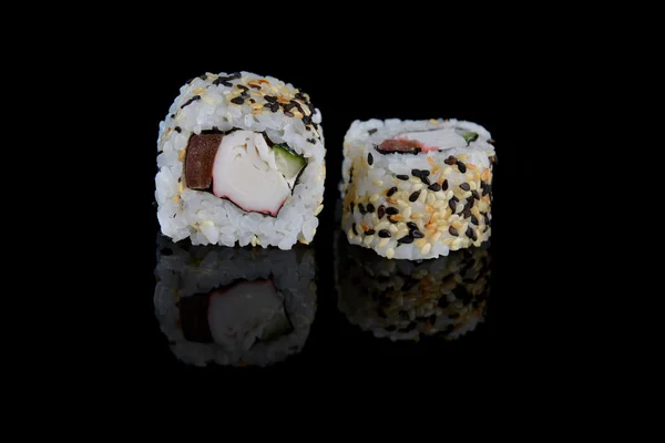 Deliciosos rollos de sushi — Foto de Stock