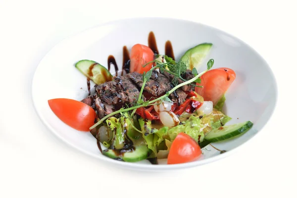 Ensalada de verduras y carne — Foto de Stock