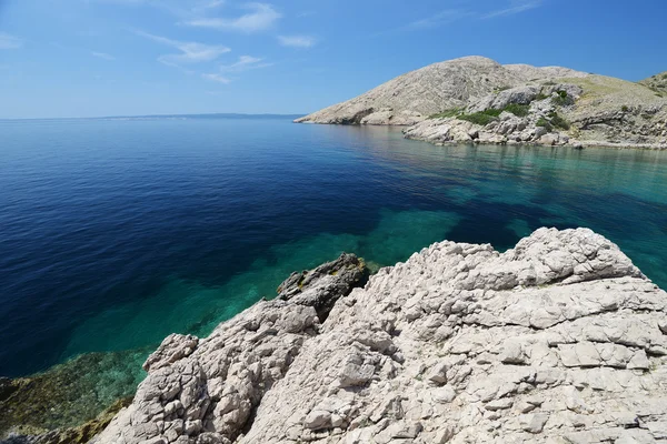 Costa del mar y rocas — Foto de Stock