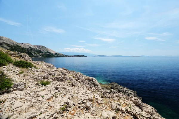 Costa del mar y rocas — Foto de Stock