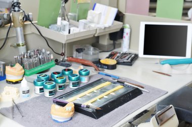 Diş araçları ile tablo