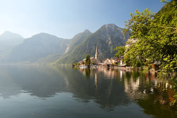 Village on lake shore — Stock Photo, Image