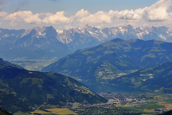 Bedekte bergtoppen — Stockfoto