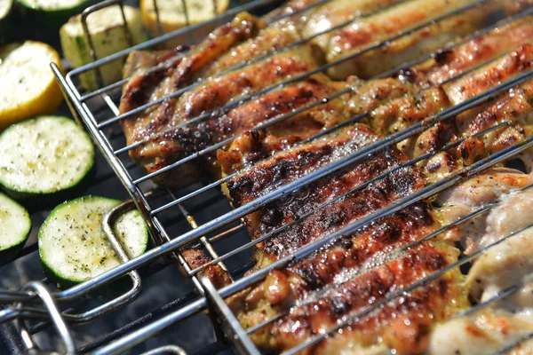 Rebanadas de carne y calabacín —  Fotos de Stock