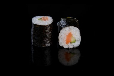 lezzetli suşi rulo