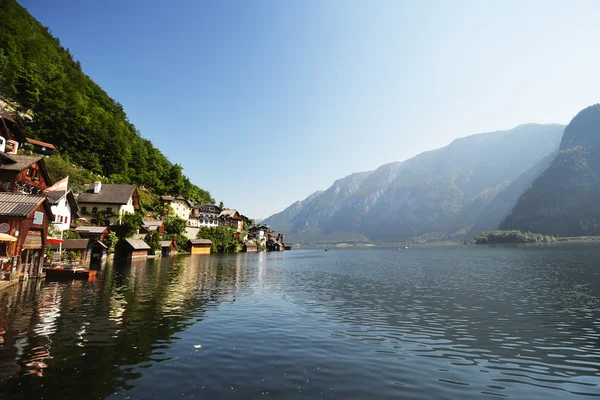 Village at lake shore — Stock Photo, Image