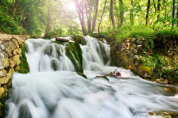 Beautiful picturesque waterfall — Stock Photo, Image