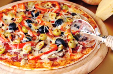 Pizza domates ile yakın çekim