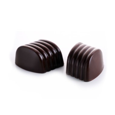 beyaz zemin üzerinde çikolatalar