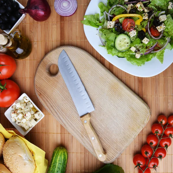 Fresh vegetables on wooden background — Stock Photo, Image