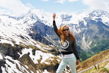 Dağları'nda genç kadın