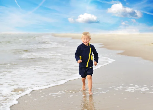 Little boy at seaside — Zdjęcie stockowe