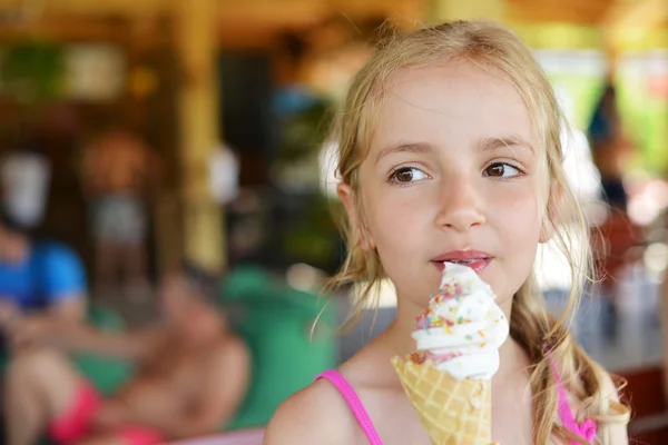 Cute  girl with ice cream — Stock Photo, Image