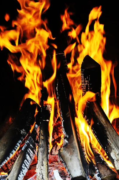 Heldere vlam van vuur — Stockfoto