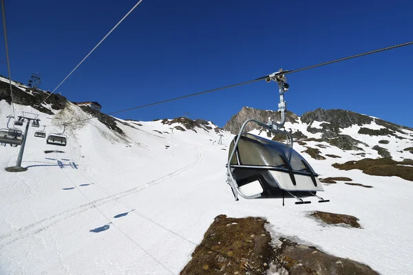 Linbanan lift på berg — Stockfoto