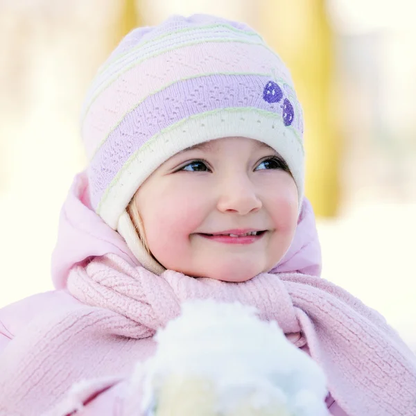 Liten flicka i winter parka — Stockfoto