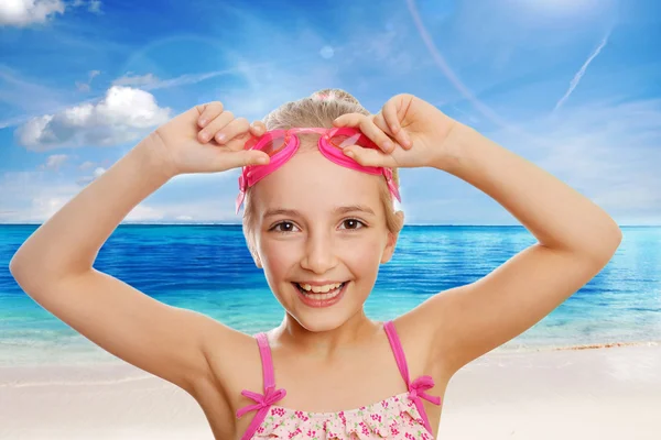 Menina em traje de natação e óculos — Fotografia de Stock