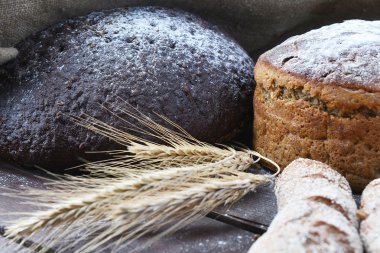 somun, çörekler ve buğday ekmek
