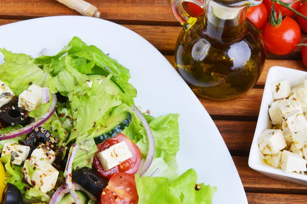 Fresh salad with vegetables — Stock Photo, Image