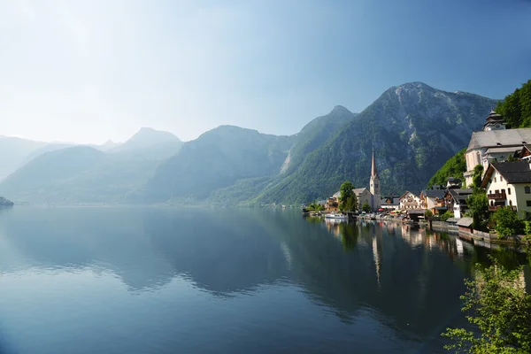 Village on lake shore — Stock Photo, Image