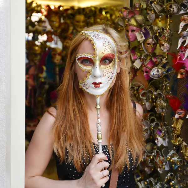 Mulher com máscara em Veneza — Fotografia de Stock