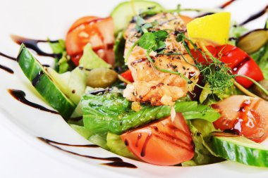 sebzeli salata ve et