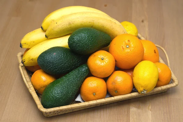 Nature morte avec fruits tropicaux gros plan — Photo