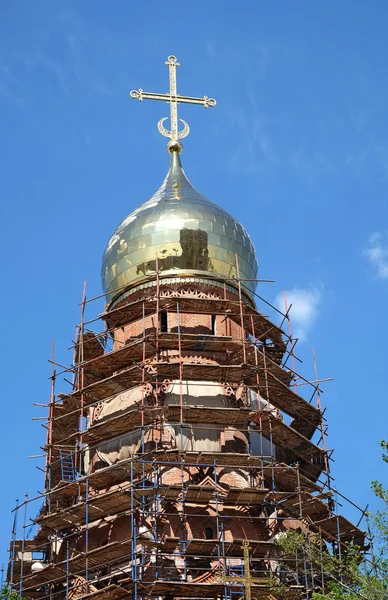 Russian christian church building construction in process — Stock Photo, Image