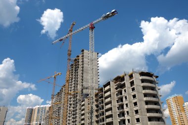 Modern apartmanlar inşaat sürecinde