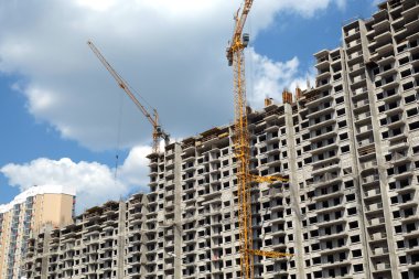 Modern apartmanlar inşaat sürecinde