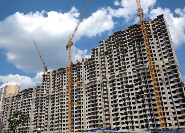 Edificios de apartamentos modernos construcción en proceso — Foto de Stock