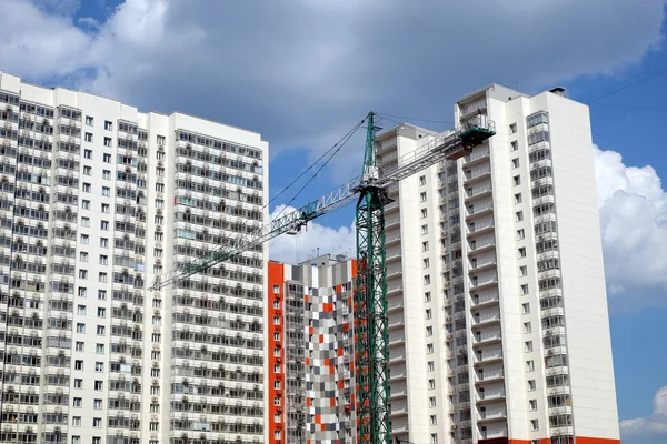 Modern apartmanlar inşaat sürecinde