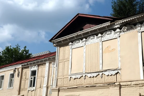 Facade of old house in rural city horizontal photo closeup — Stock Photo, Image