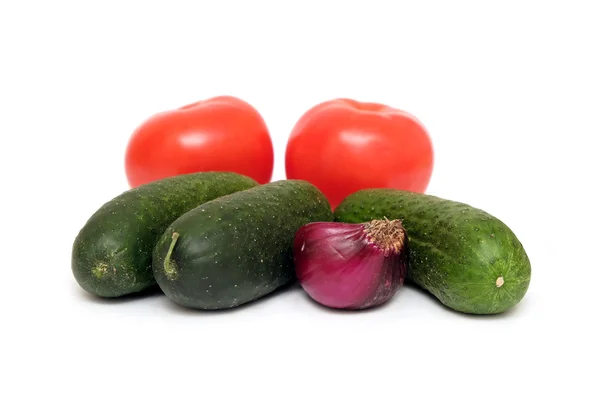 Verduras frescas aisladas en blanco —  Fotos de Stock