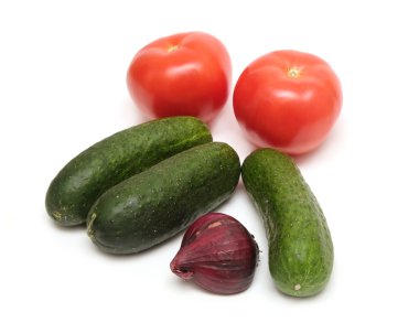 Taze sebzeler beyaz üzerine izole