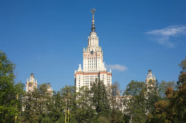 Moscow State University building in summer day — Stock Photo, Image