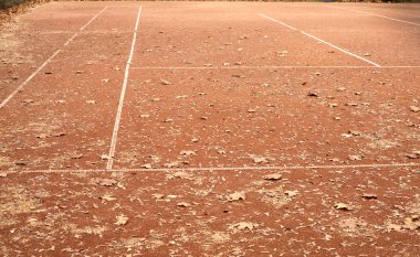 Yaz Spor Sezon sonu. Epmty Tenis Kortu
