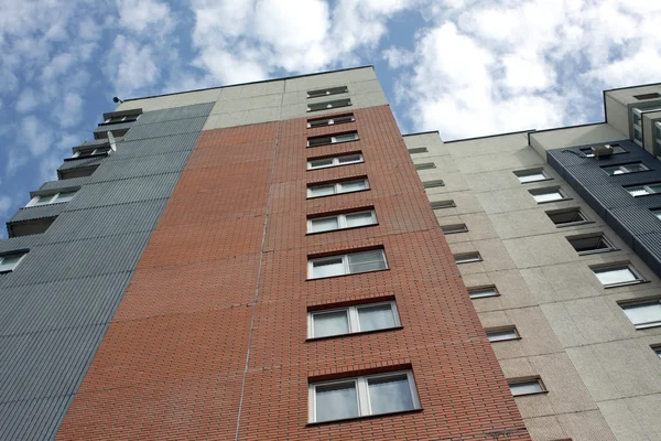 Modern apartment house, the view from the bottom up — Stock Photo, Image