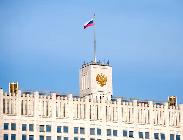 Top van witte huis in Moskou close-up — Stockfoto