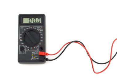 Kırmızı ve siyah telleri ile dijital multimetre sıfır Lcd ekranda gösterir