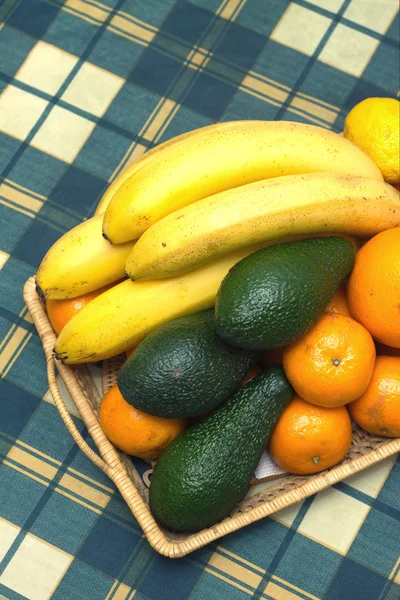Bodegón con frutas tropicales de cerca —  Fotos de Stock